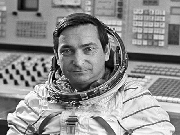 Валерий Фёдорович Быковский