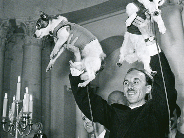 Олег Георгиевич Газенко с Белкой и Стрелкой