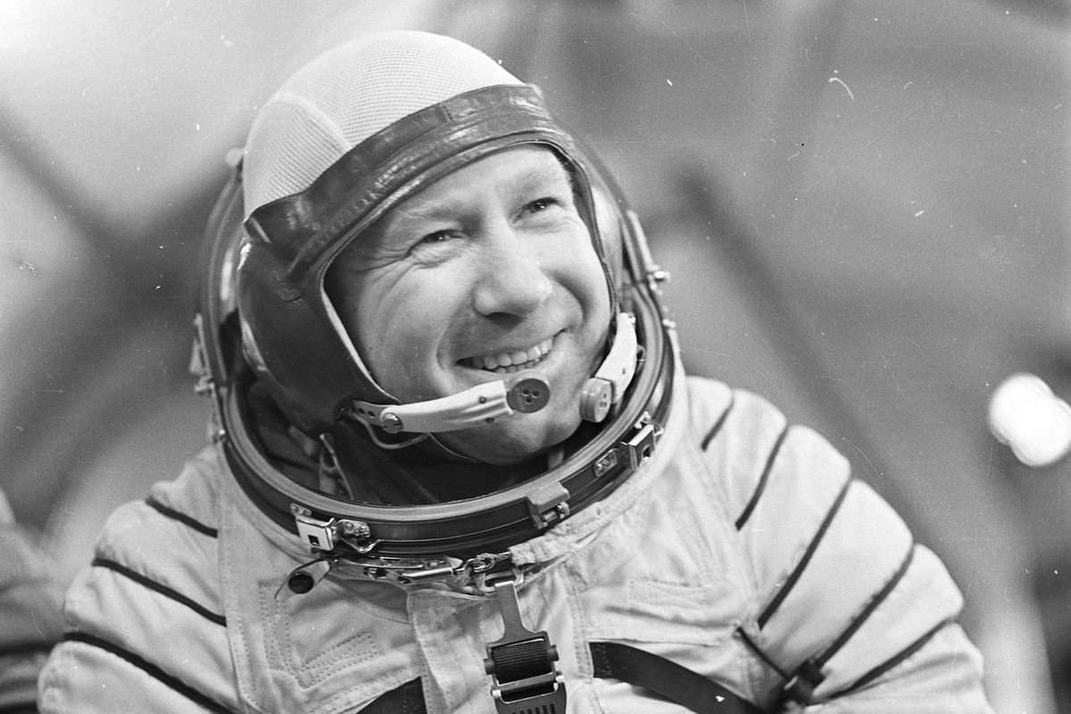 Алексей Архипович Леонов